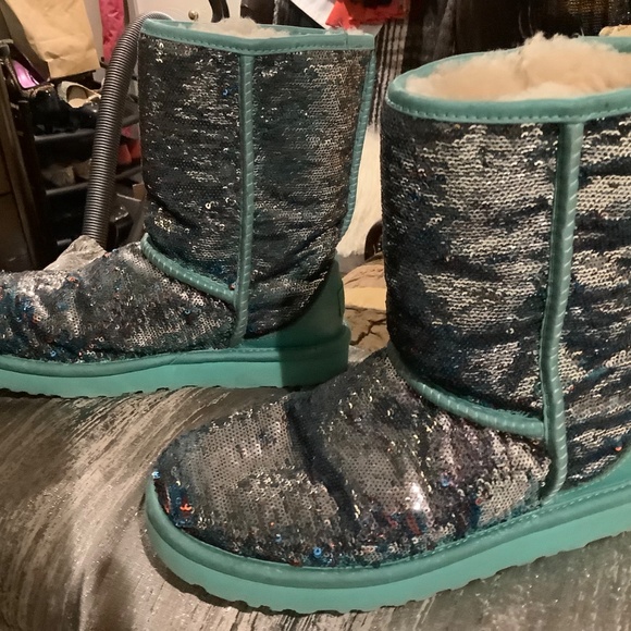 Ugg boots - Picture 3 of 6